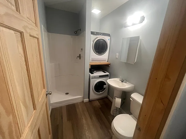 23 Clinton St #2 — Photo 4
