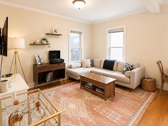 3rd image of 157 M St #2