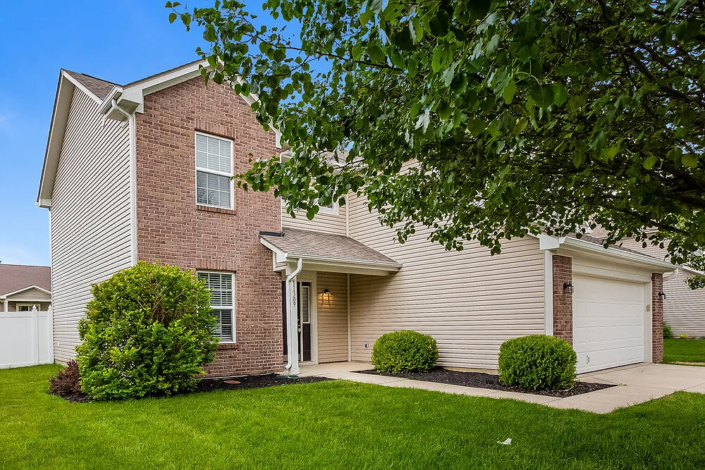 3 bed, 2.5 bath, 2298 sqft, $2,450 — Photo 4