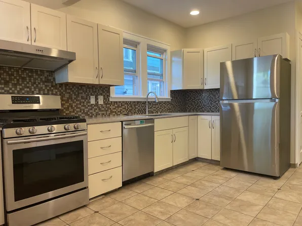 704 Lovett Ave SE, East Grand Rapids, MI 49506