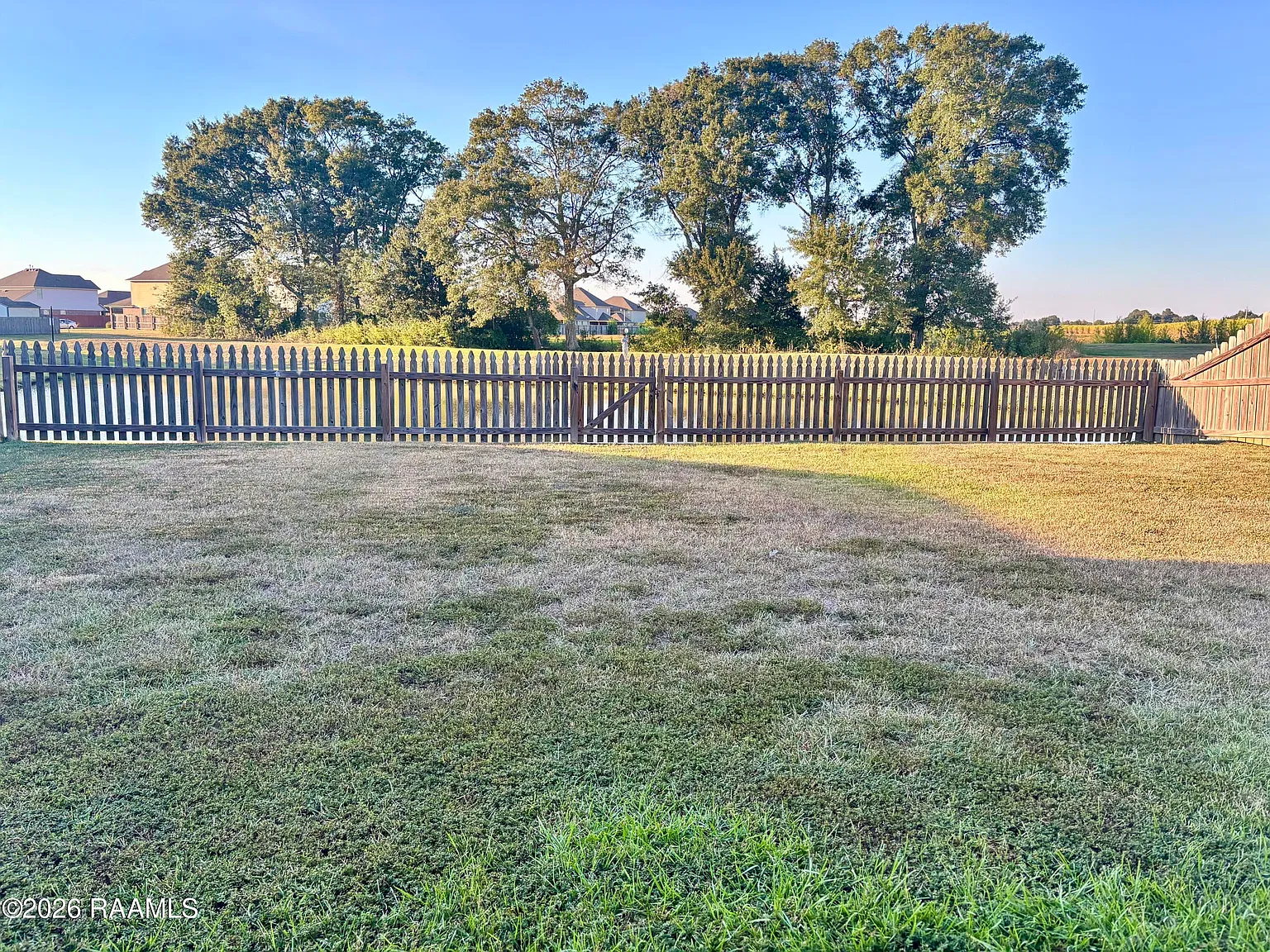 4 bed, 2.5 bath, 1851 sqft, $2,100 — Photo 3