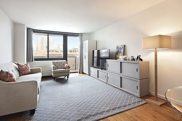 Rented by Halstead Real Estate | media 14