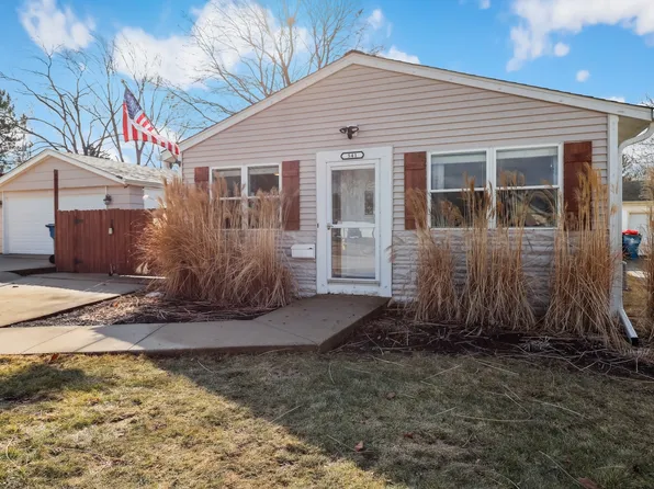 541 Charles Ct, Glendale Heights, IL 60139