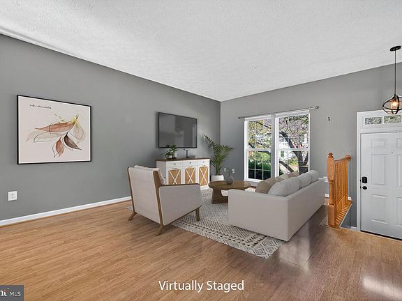 2nd image of 2022 Sumner Dr