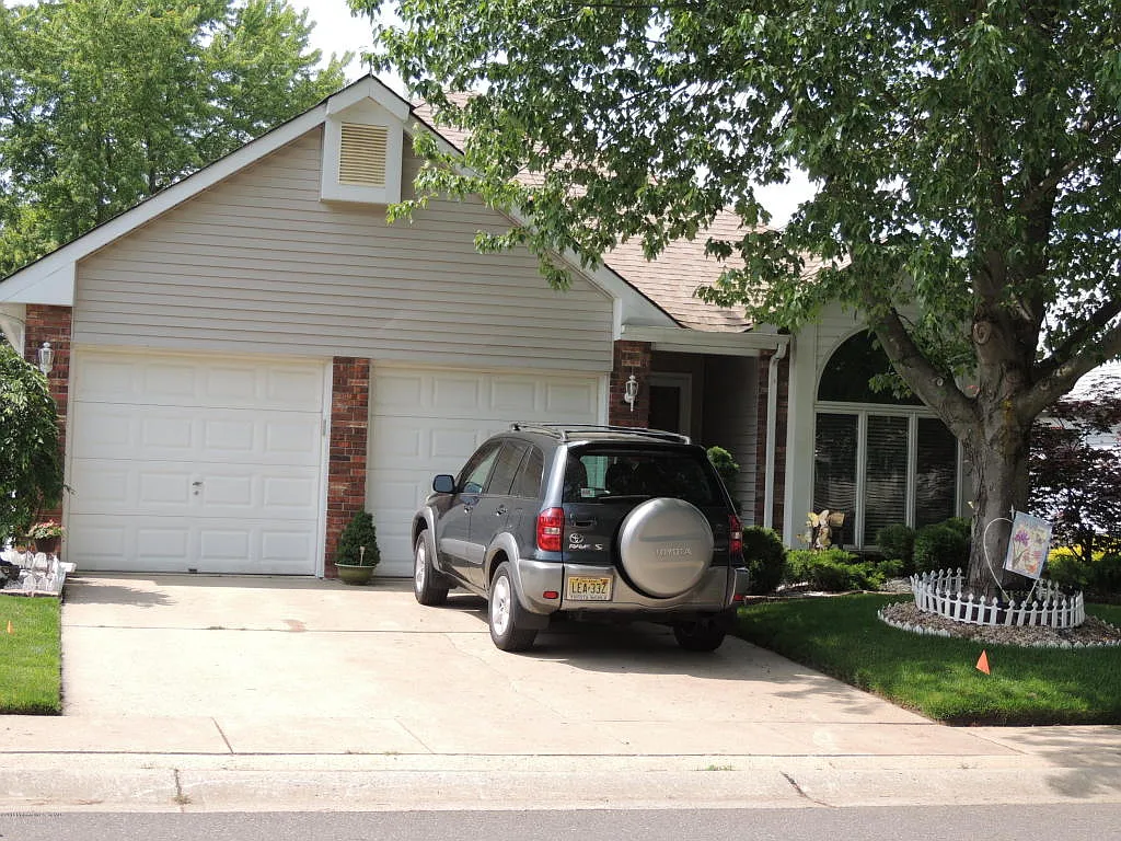 1516 Burr Oak Rd photo 1