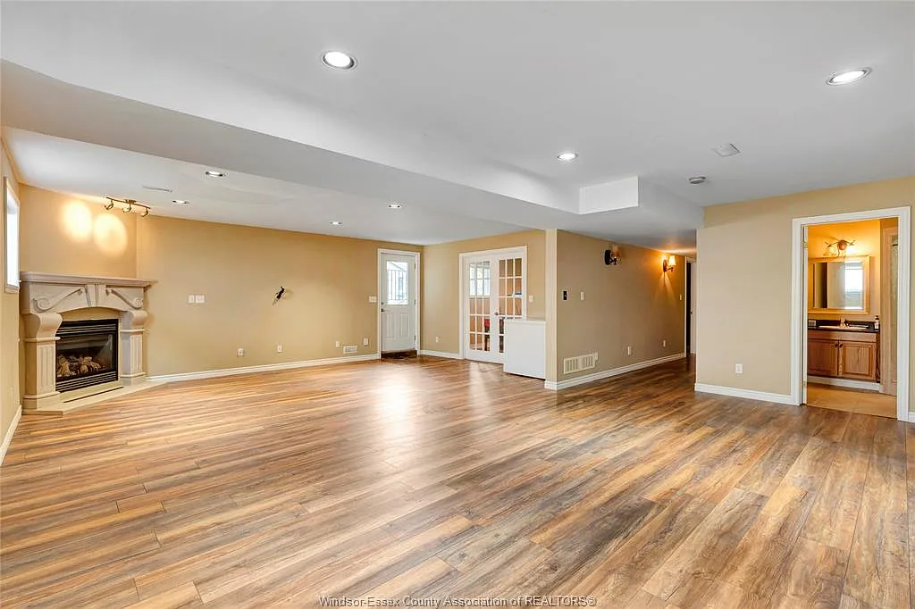2 bed, $1,900 — Photo 4