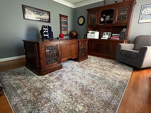 4th image of 212 Meredith Pl