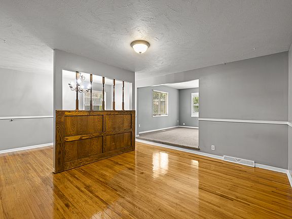 4th image of 105 Hillside Dr