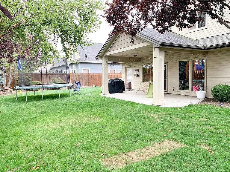 880 W Bacall St — Photo 22