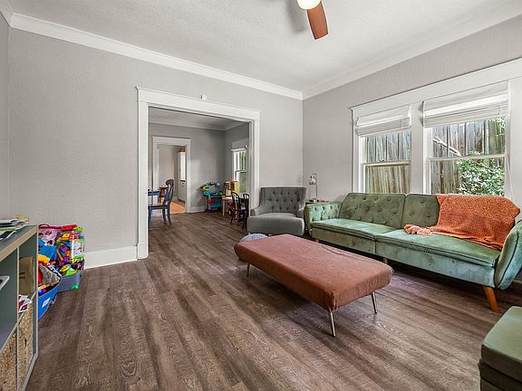 5th image of 835 Watkins St