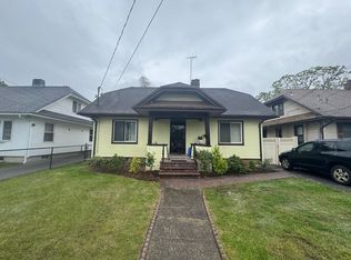 112 E Seaman Ave, Freeport, NY 11520