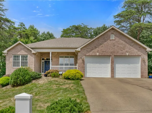 233 University Dr, Aliquippa, PA 15001