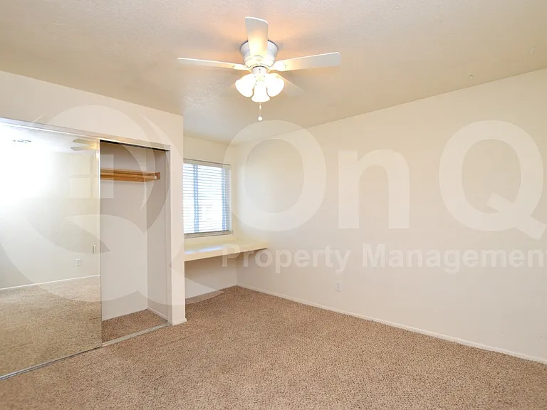 5019 E Laurel Ln — Photo 16