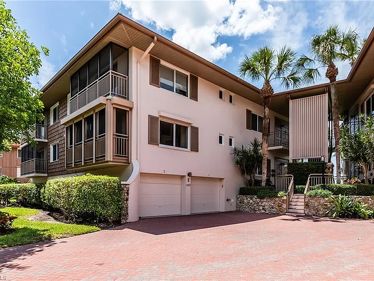 2203 Gulf Shore Blvd N #E1 — Photo 14