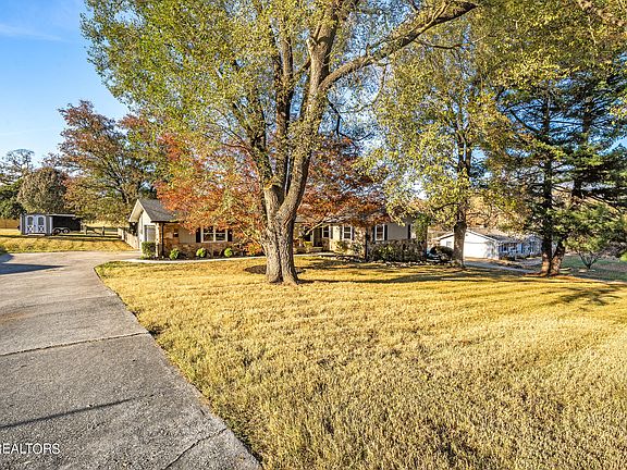 3rd image of 7734 Hoff Ln