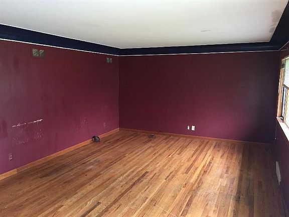 2nd image of 1027 Vacationland Dr