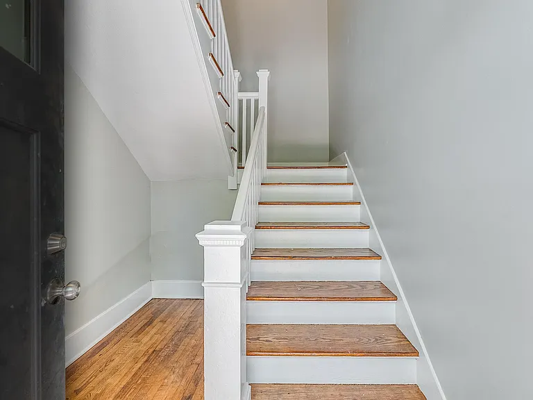 114 W Anderson St #B — Photo 11