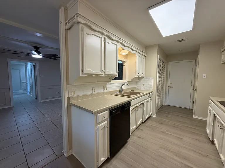 5204 Winifred Dr — Photo 11