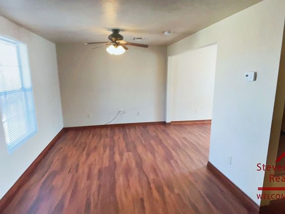 4th image of 1602 NW Lindy Ave #1