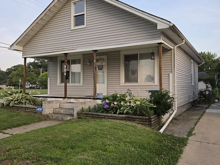 25607 Kitch St — Photo 1