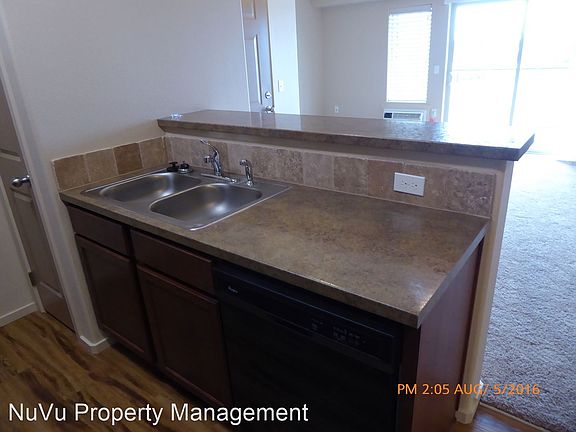 5th image of 1907 E Sweetwater Cir #304