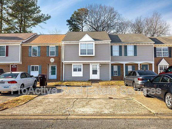 2nd image of 815 Montrose Ct