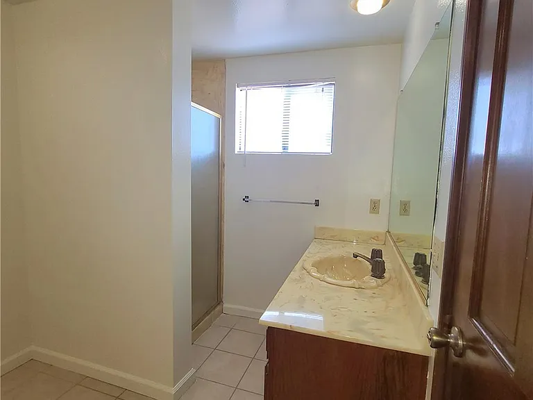 881 W Huntington Dr #G — Photo 14
