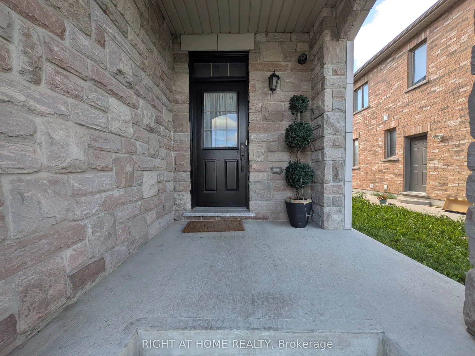4 bed, $4,150 — Photo 2