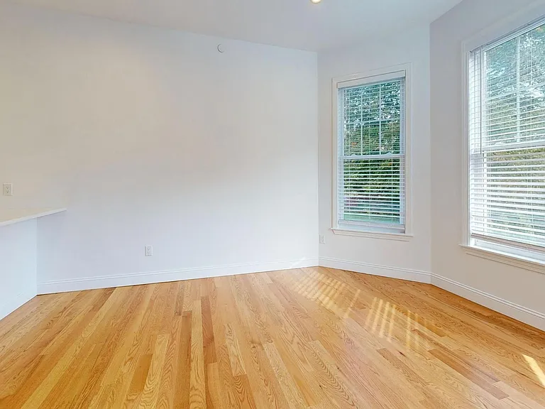 231 Main Street — Photo 6