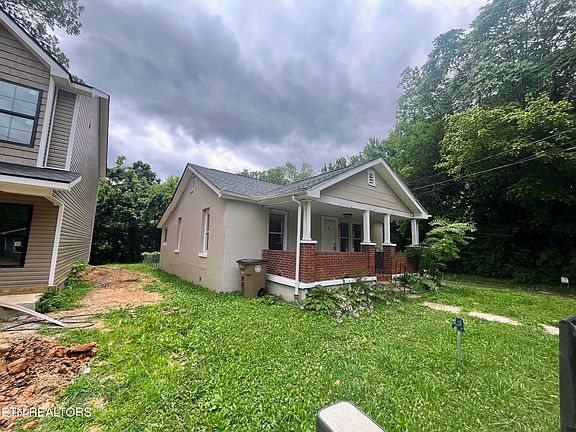 3rd image of 2200 Cityview Ave