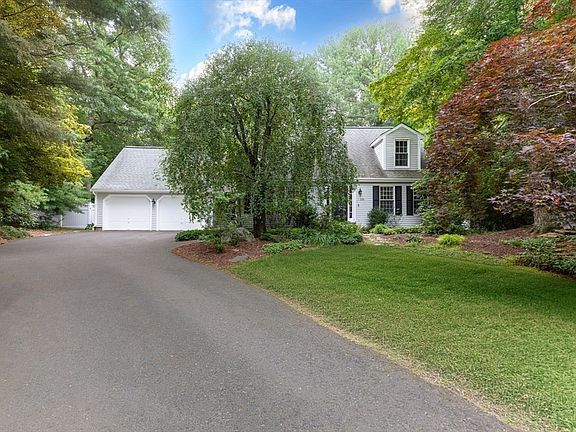 2nd image of 135 Lawndale Rd