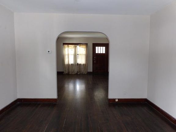 5th image of 130 Clifton Dr
