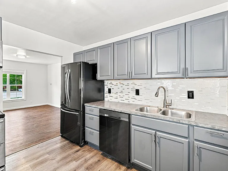 167 S 12th Ave — Photo 9