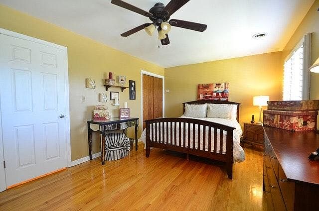 Bed room