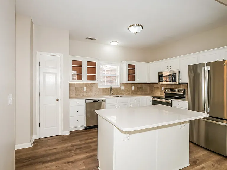 8565 Griffin Park Dr — Photo 9