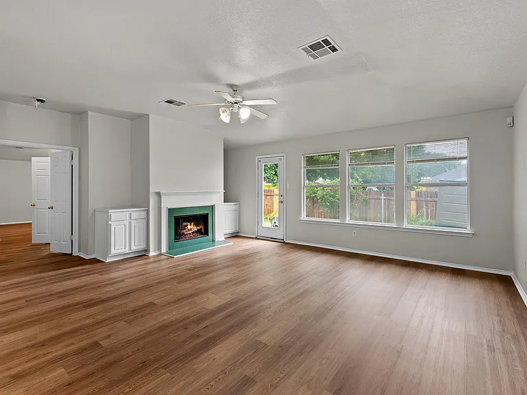 3904 Cadoz Ct — Photo 13