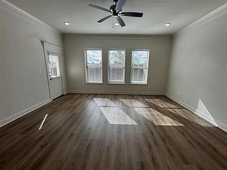8406 Cambridge Rd — Photo 16