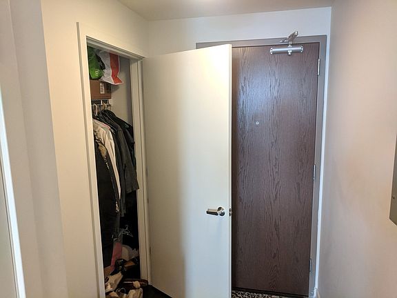 3rd image of 365 N Jefferson St APT 1408