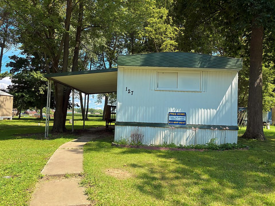 2nd image of 1100 W Locust St #127