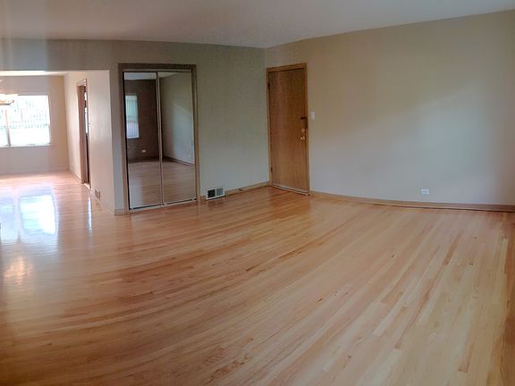 5th image of 10351 Dickens St APT 1E