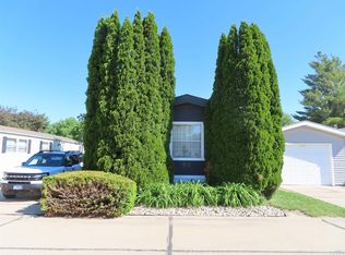 52 Cotts Dr, North Sioux City, SD 57049