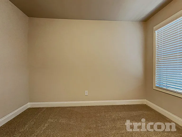 817 Crescent Way — Photo 25