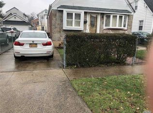 86-17 258th St, Floral Park, NY 11001