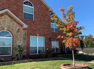 209 Chateau Ave, Kennedale, TX 76060