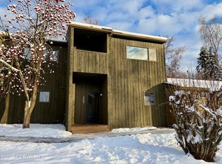 2068 Cliffside Dr, Anchorage, AK 99501