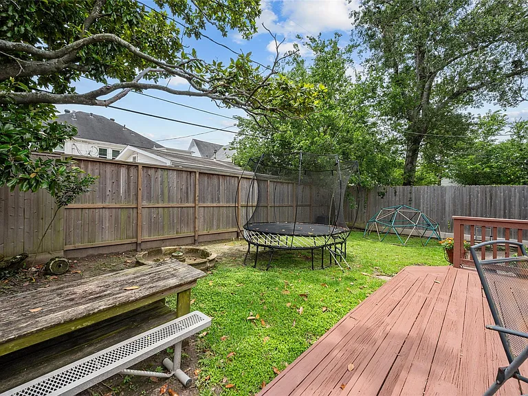 2311 Addison Rd — Photo 41