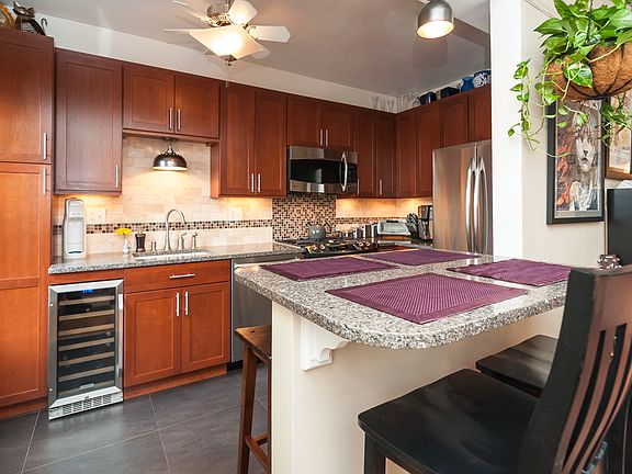 3rd image of 200 W 108th St APT 9D