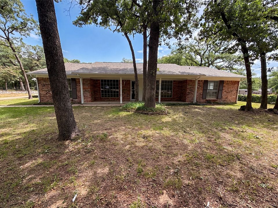 1st image of 1014 Yvonne Dr