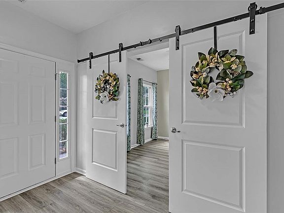 5th image of 3701 Mariners Dr