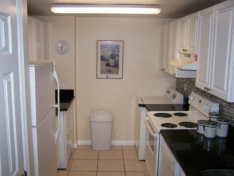 2100 Greenview Shores Blvd #519 — Photo 8